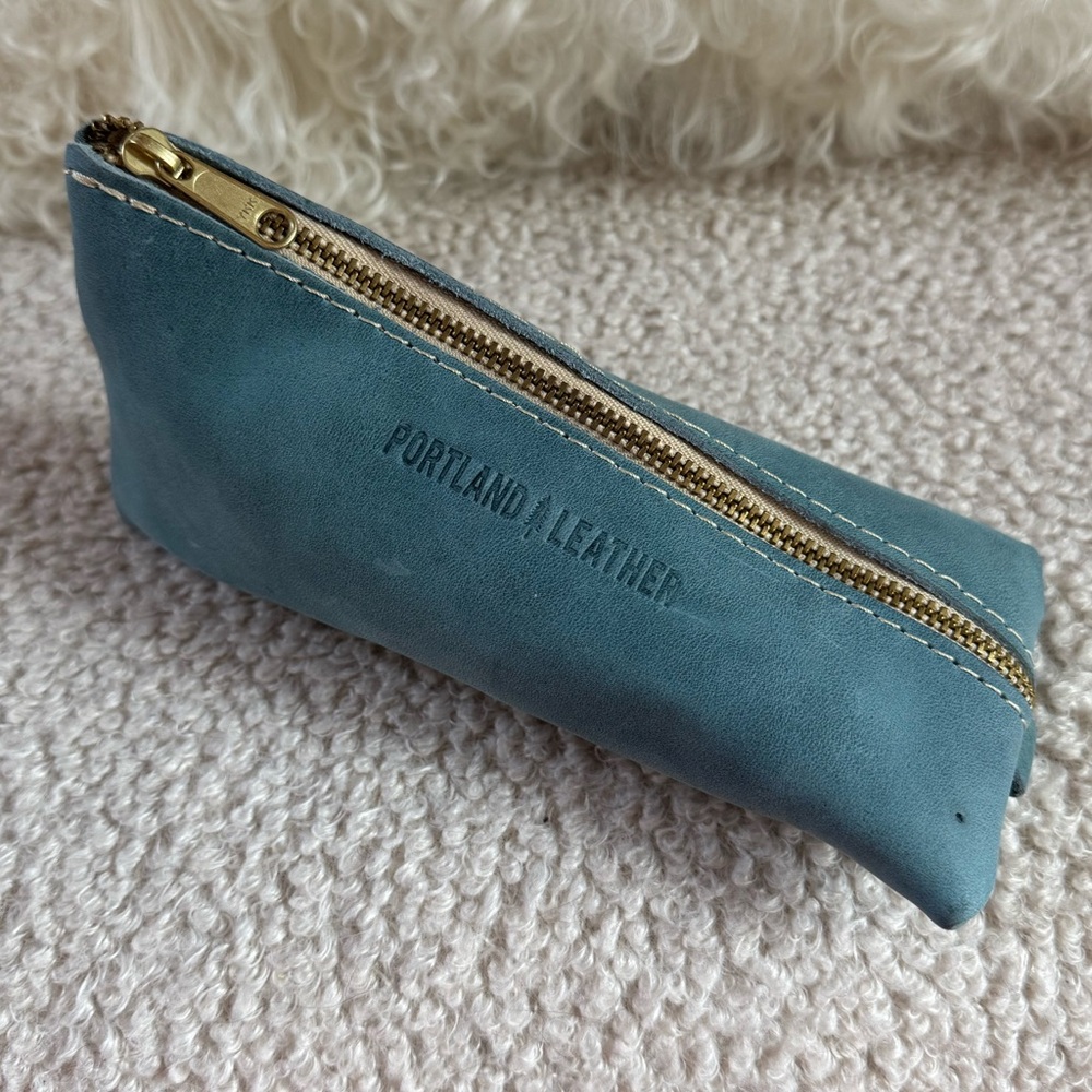 Portland Leather Blue Alpine Pouch